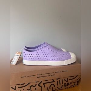 NWT New in Box Native Shoes Sneakers Size J5 Womens 6 EU 37.5